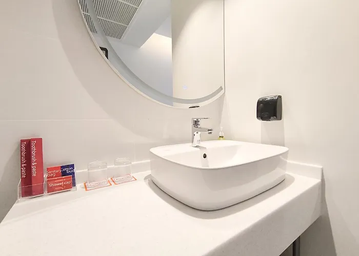 Citichic Sukhumvit 13 By Compass Hospitality - Newly Renovated מלון 3*