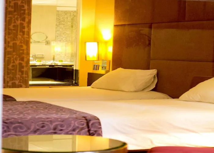 Citichic Sukhumvit 13 By Compass Hospitality - Newly Renovated 3* Bangkok