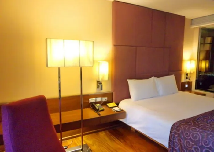 Citichic Sukhumvit 13 By Compass Hospitality - Newly Renovated 3* Bangkok