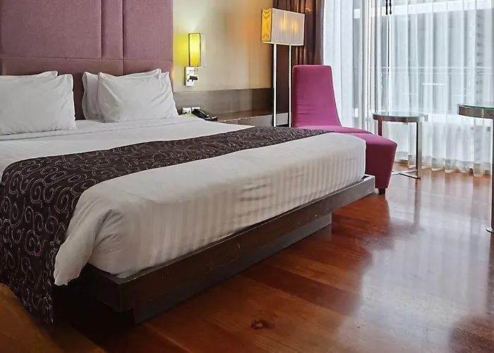 Hotel Citichic Sukhumvit 13 By Compass Hospitality - Newly Renovated