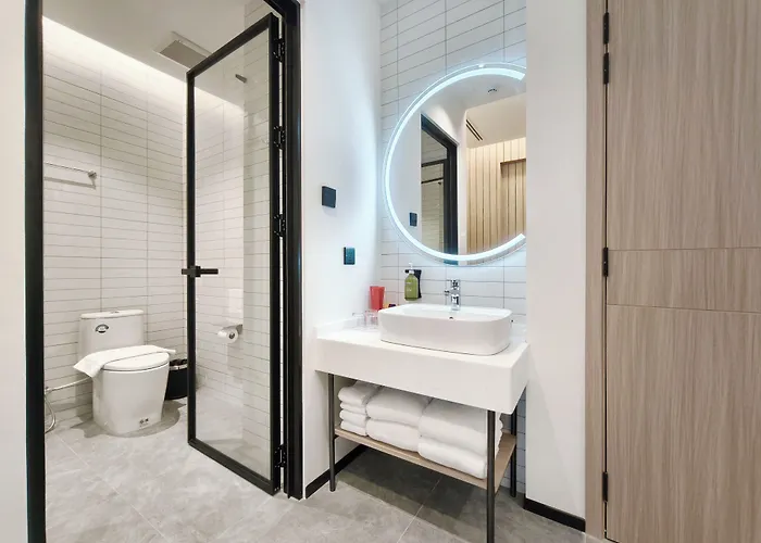 Hotel Citichic Sukhumvit 13 By Compass Hospitality - Newly Renovated